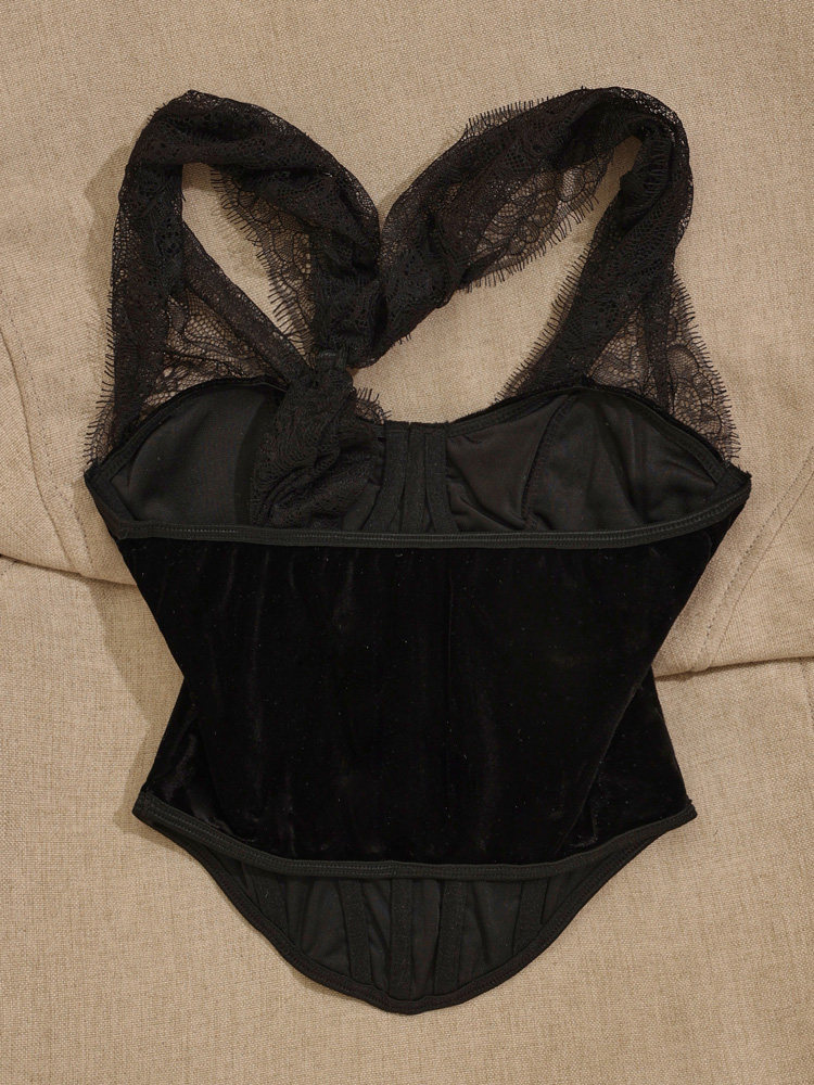 TALK ABOUT ME VELOUR TOP