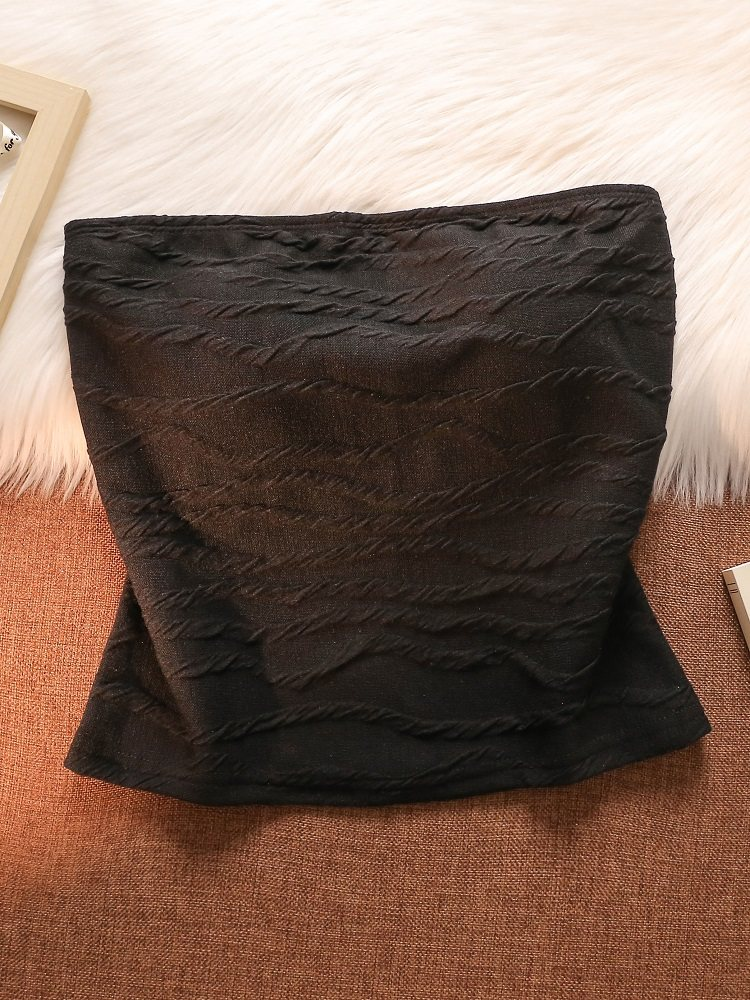YOU HANG UP TEXTURED BLACK BANDEAU TOP