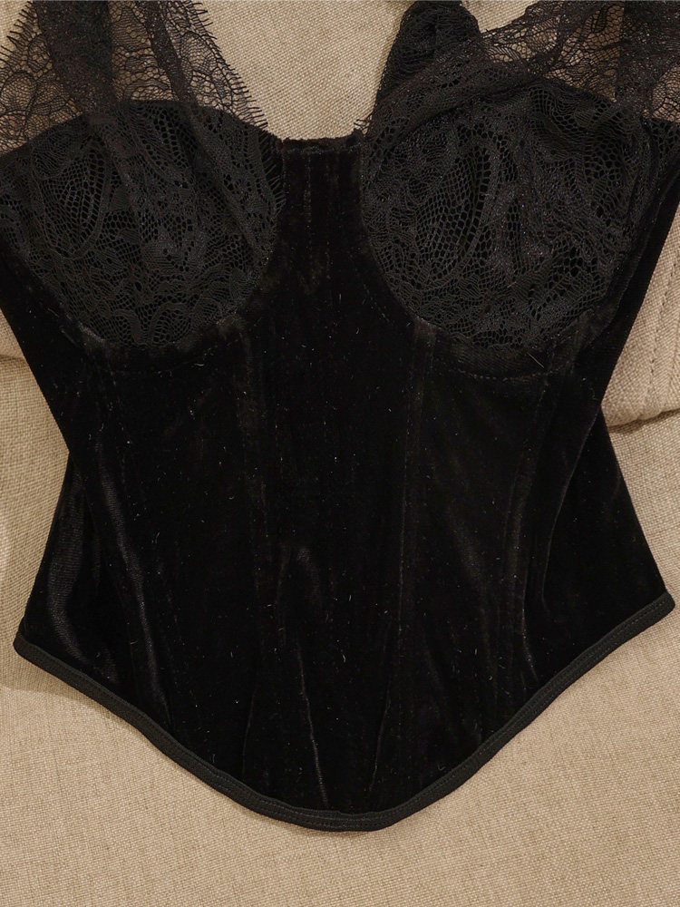 TALK ABOUT ME VELOUR TOP