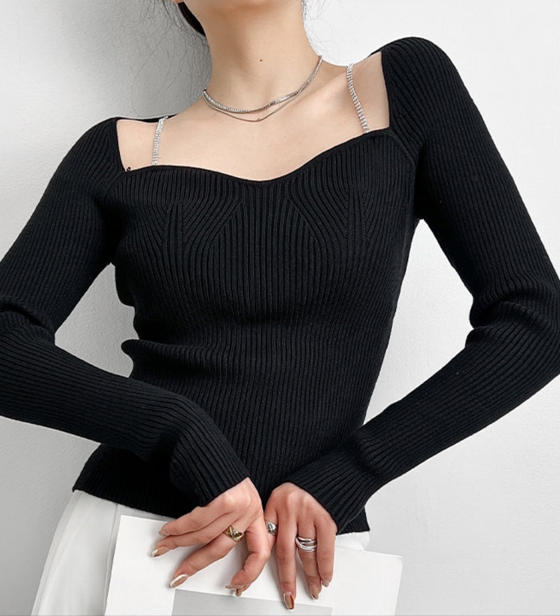 RICH GIRL ENERGY DIAMOND STRAP KNITTED TOP