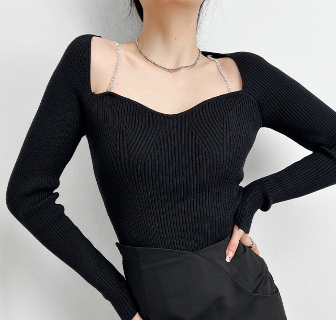 RICH GIRL ENERGY DIAMOND STRAP KNITTED TOP