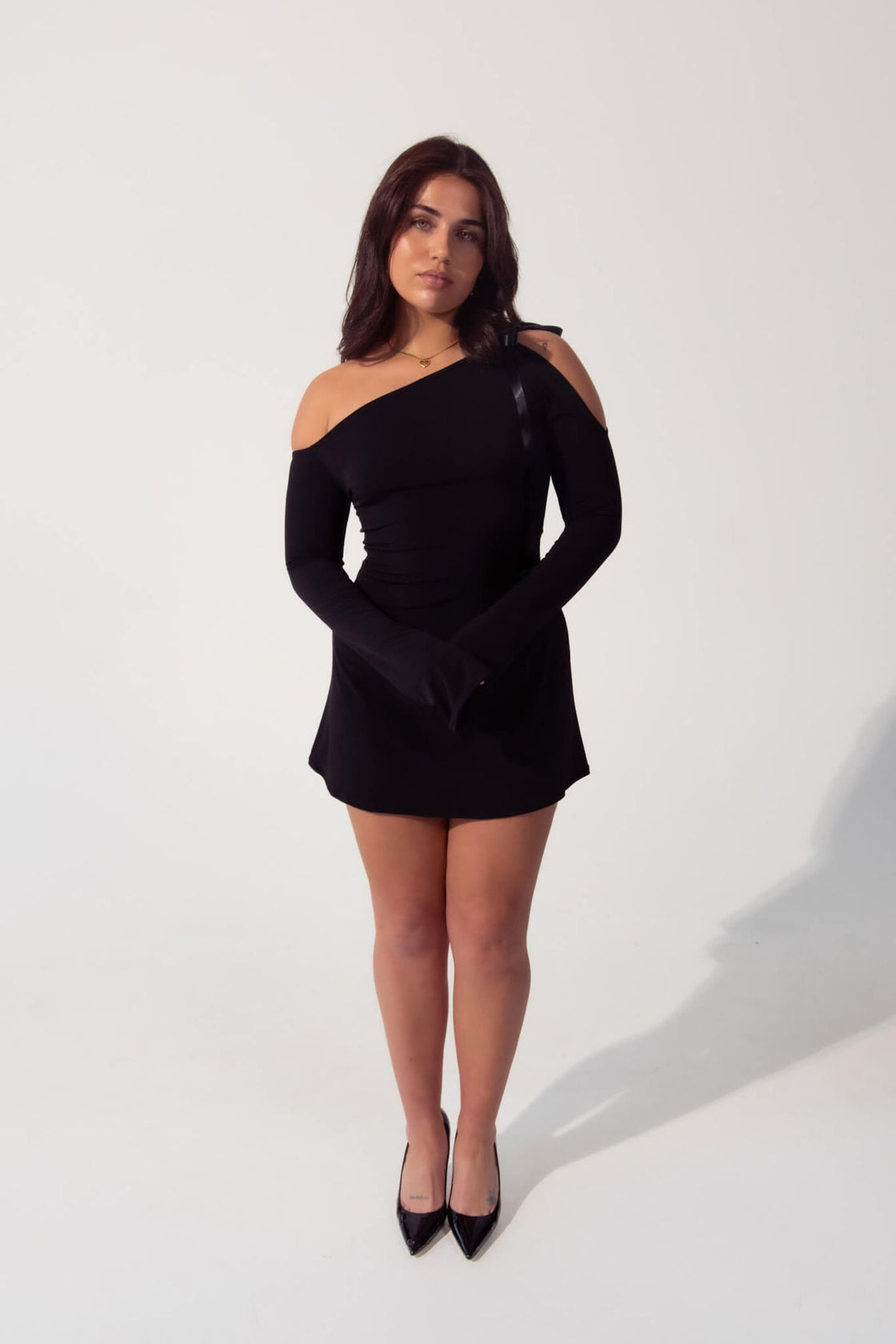 VLOGGER BOW-TIE MINI DRESS