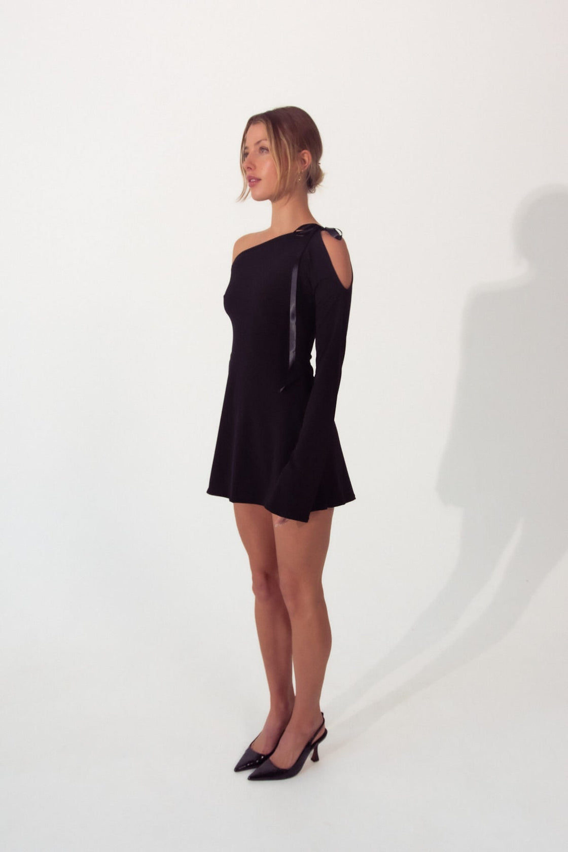 VLOGGER BOW-TIE MINI DRESS