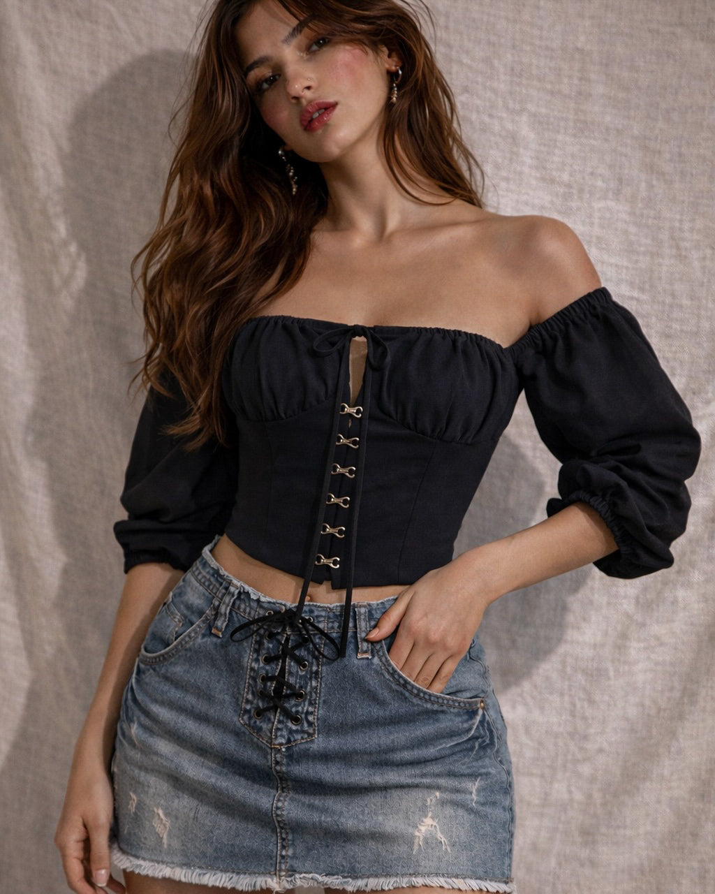 TOTAL KNOCKOUT OFF-SHOULDER HOOK-EYE BLACK TOP