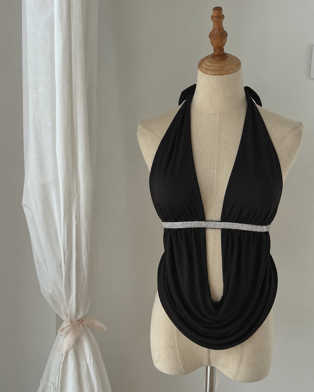 VIRAL MOMENT BACKLESS COWL SILVER STRAP HALTERNECK TOP