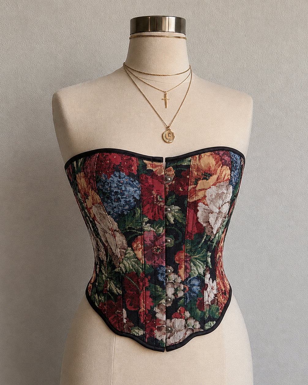 GUILTY PLEASURE FLORAL CURVED HEMLINE JACQUARD CORSET