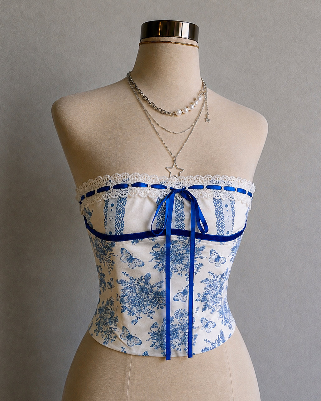 NAUGHTY MAMA LACE-UP PRINTED BANDEAU TOP