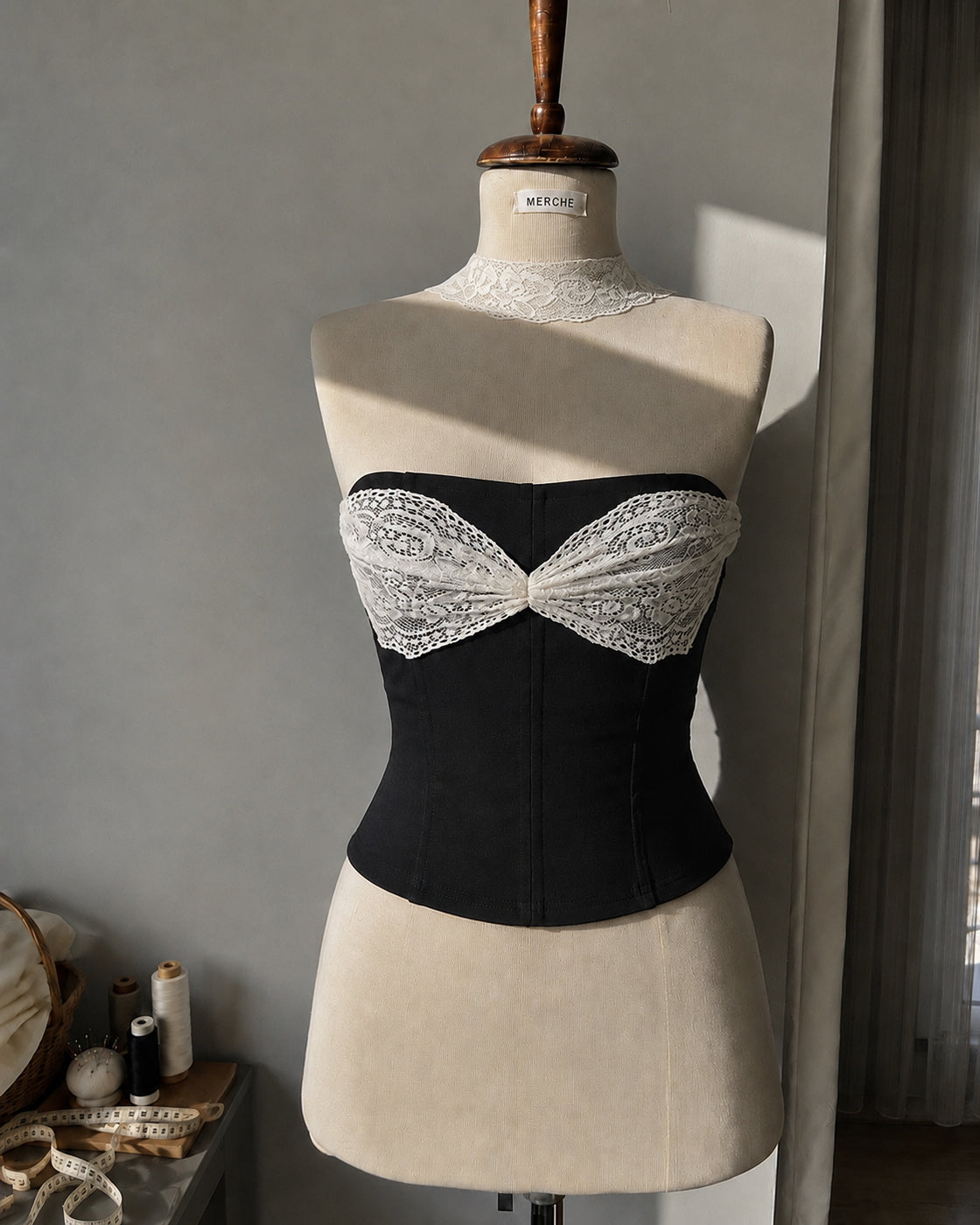 VINTAGE MAMA CHOKER LACE BACK STRAPS DETAIL BLACK TOP