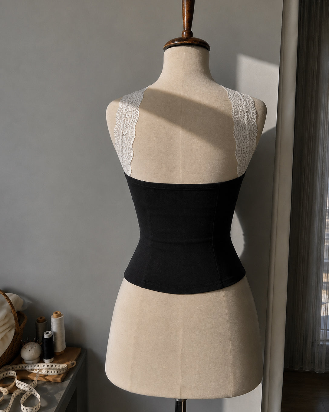 VINTAGE MAMA CHOKER LACE BACK STRAPS DETAIL BLACK TOP