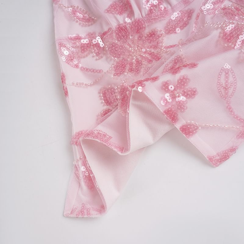 PRETTY PLEASE EMBROIDERED TIE-BACK HALTERNECK TOP