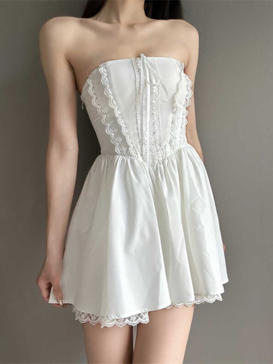 BIRTHDAY FIT WHITE FLARE BANDEAU DRESS