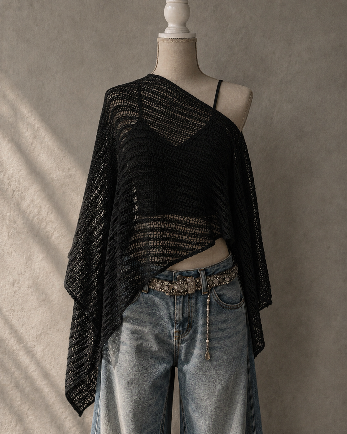 BOHO DREAMS KNITTED PONCHO BLACK TOP