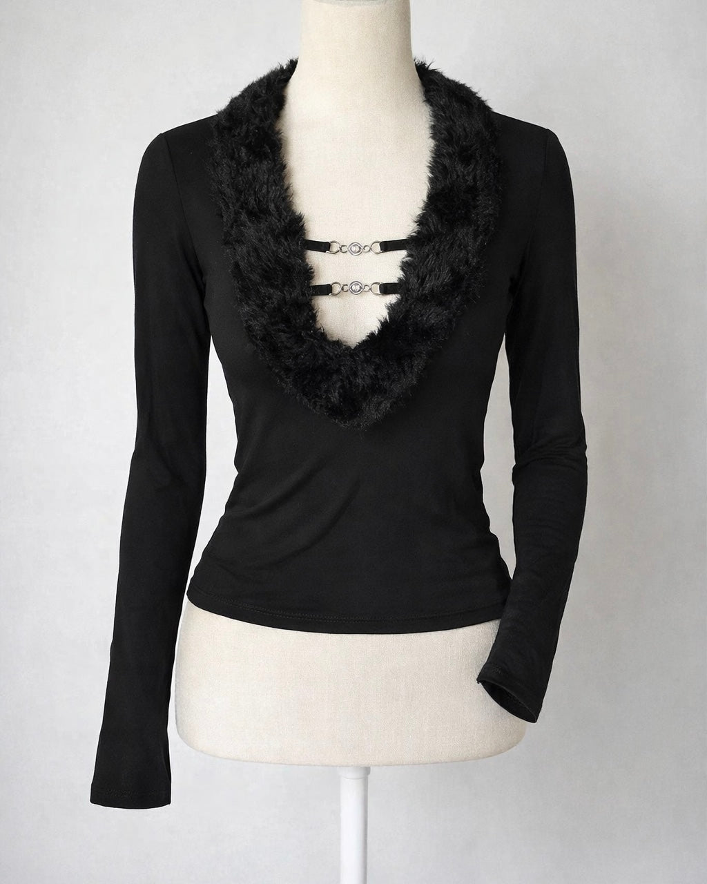 HEAVY SLAY LUXE FAUX FUR CHAIN DETAIL BLACK TOP