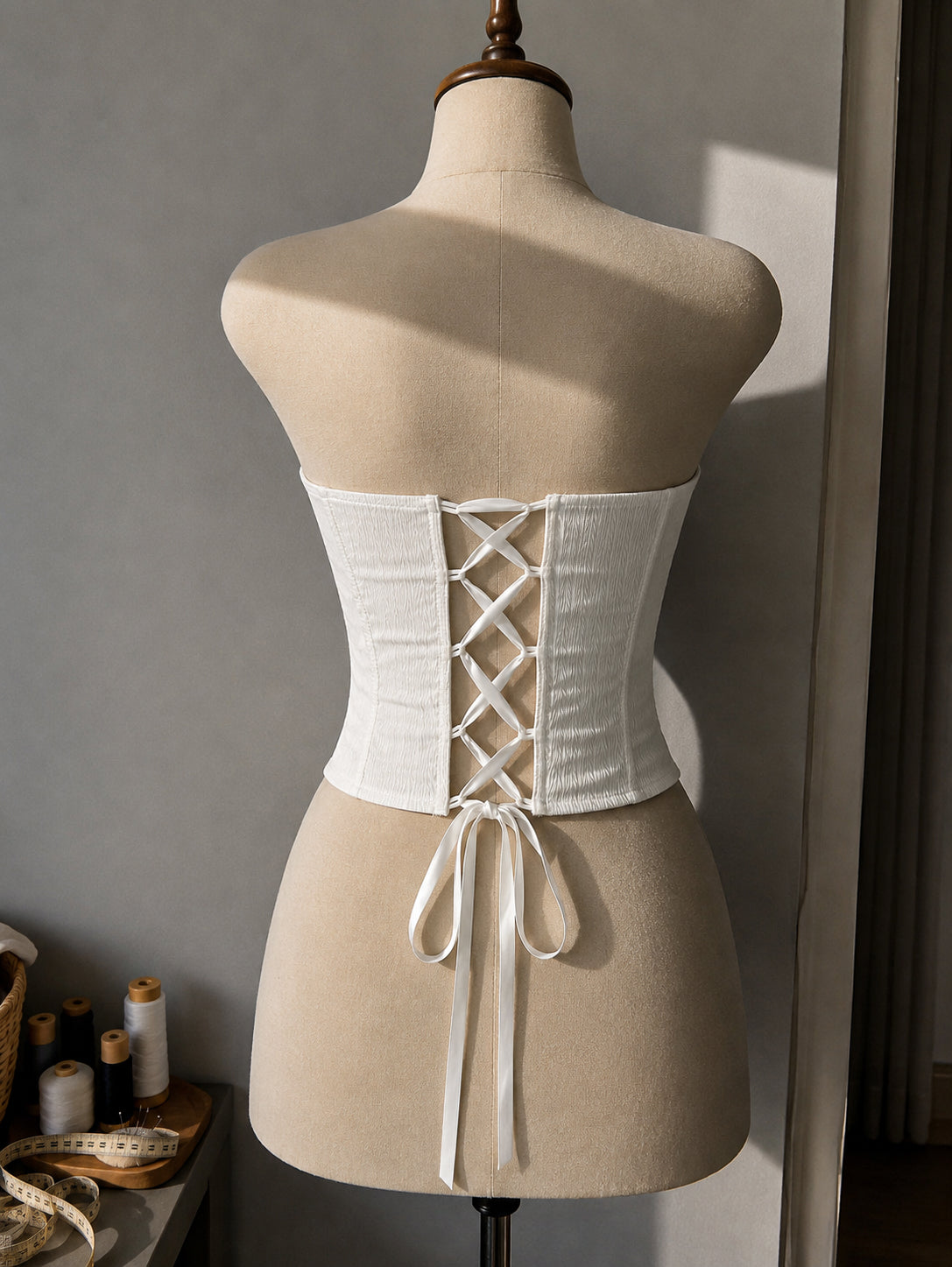 PROBABLY IN PARIS WHITE APPLIQUE TEXTURED CORSET