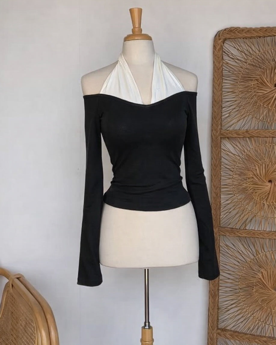 SMALL TOWN GIRL CONTRAST HALTERNECK TOP