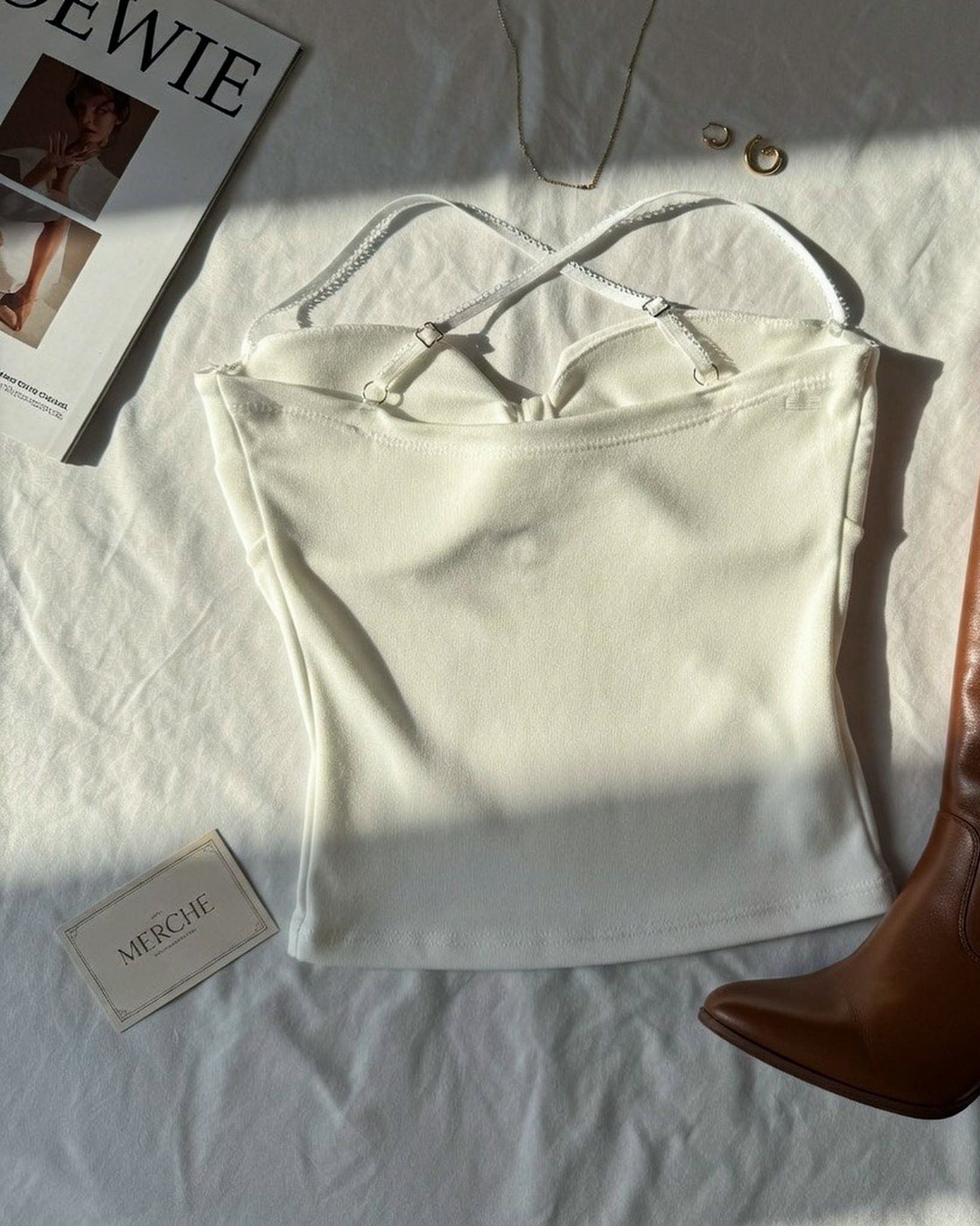 HUNDRED PERSONALITIES PADDED CROSSBACK WHITE CAMI TOP