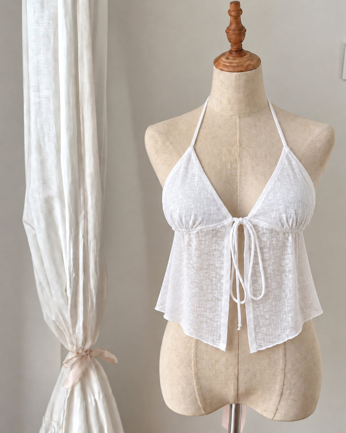 COASTAL CUTIE WHITE TEXTURED WHITE HALTERNECK TOP