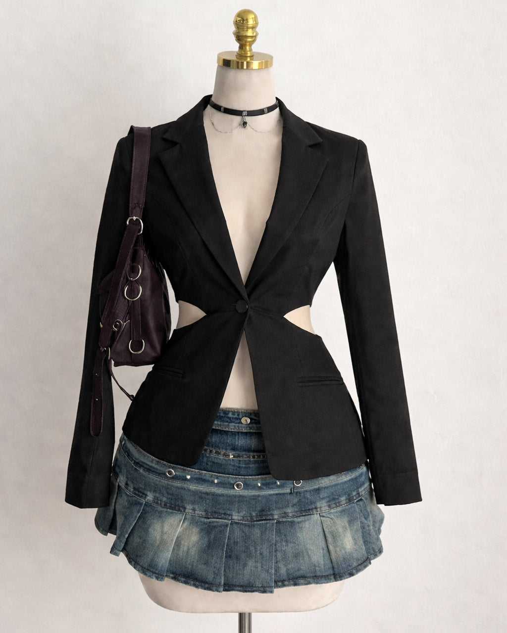 CHECKING YOU OUT CUT-OUT BLACK BLAZER
