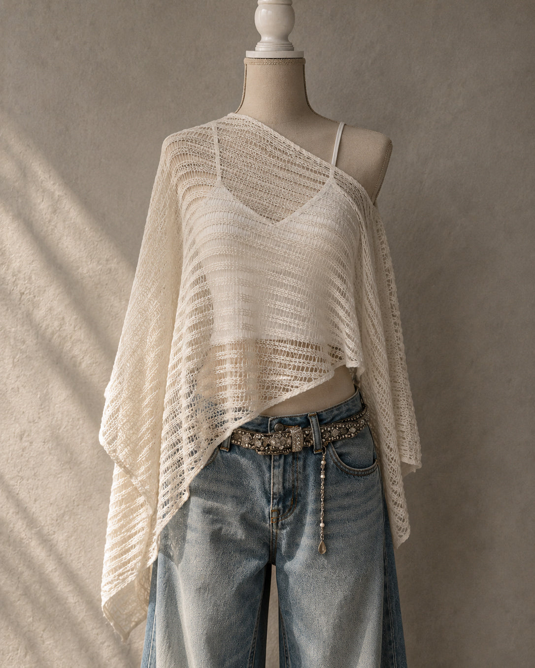 BOHO DREAMS KNITTED PONCHO WHITE TOP
