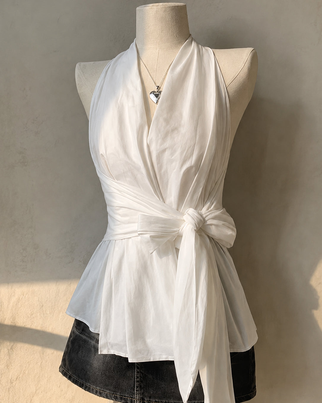 RAVE GIRL WHITE DRAPE HALTERNECK TOP