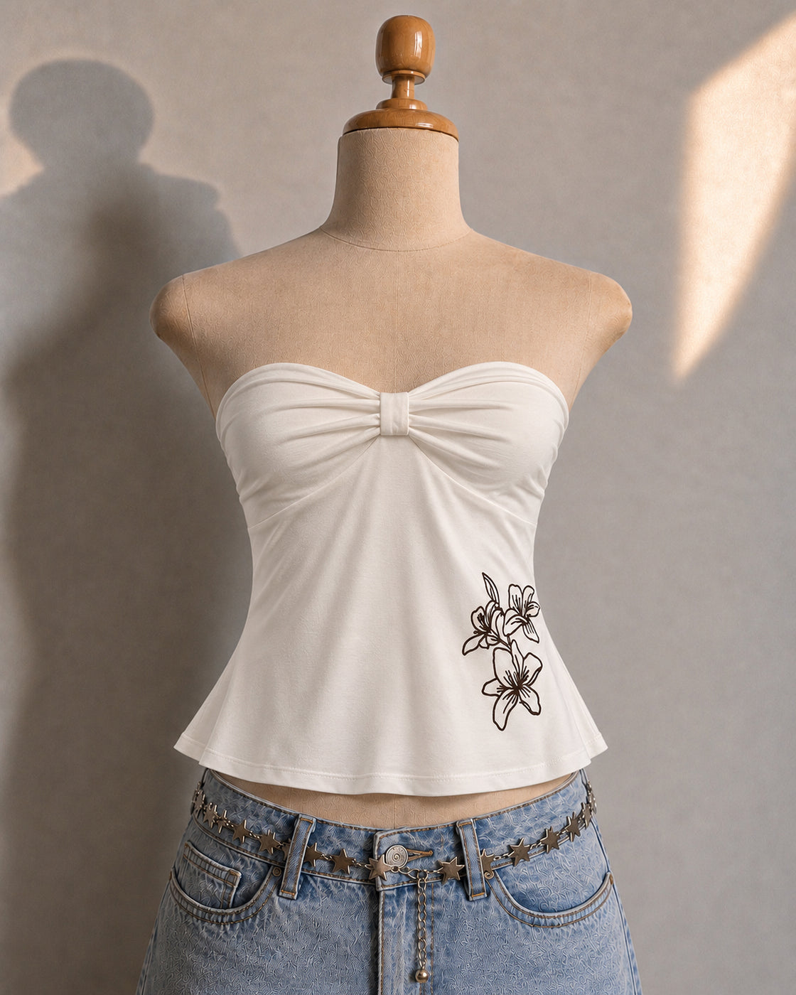 BEACH BABE TWISTED STRAPLESS EMBROIDERED WHITE TUBE TOP