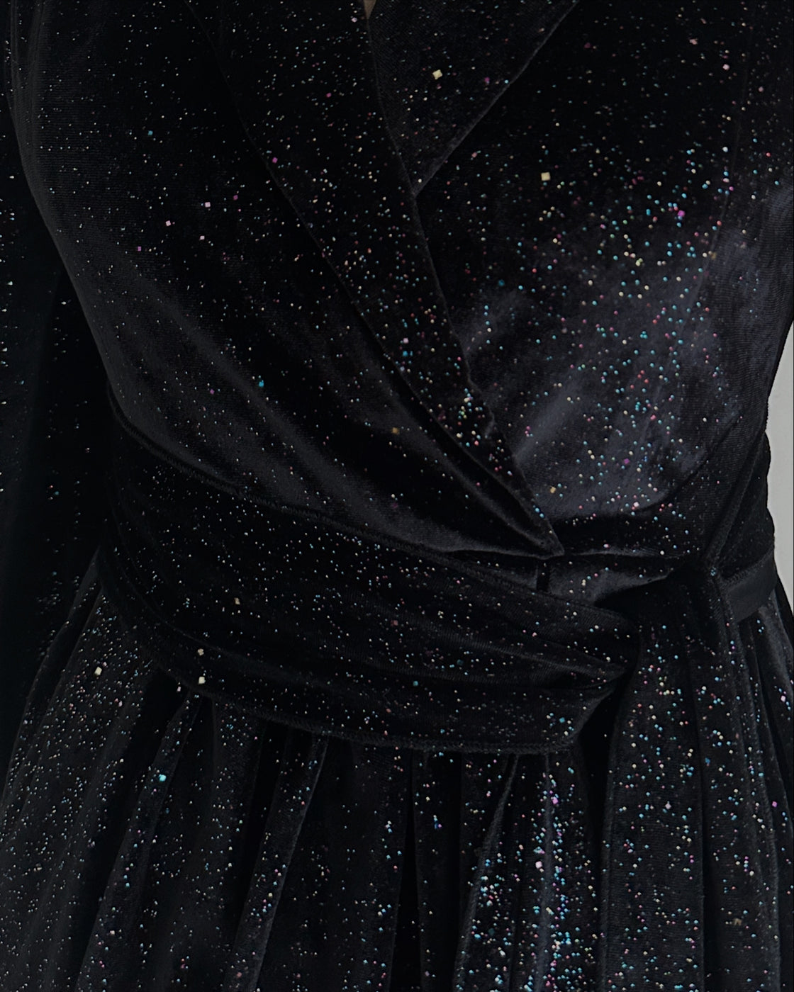 VERSE OF GLAM SHIMMER VELOUR BLAZER DRESS