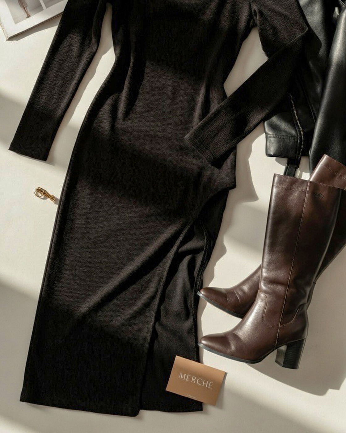 RUNWAY PAPI SIDE-SLIT RIBBED BLACK DRESS