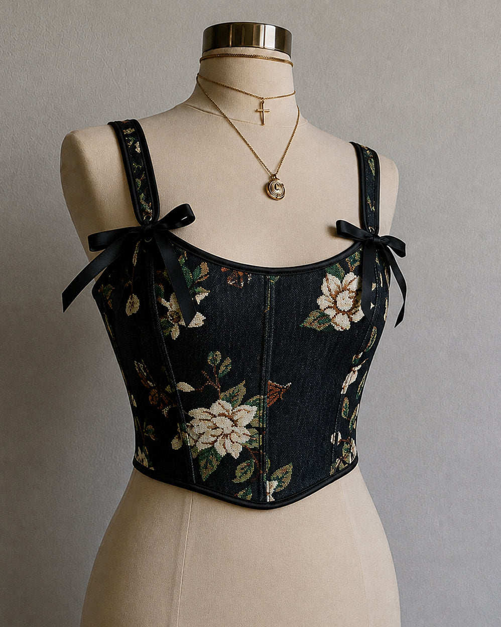 SHE BELONGS IN A MOVIE FLORAL JACQUARD BLACK CORSET