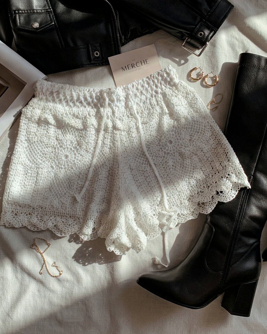 SOFT GIRL UNIFORM CROCHET WHITE SHORTS