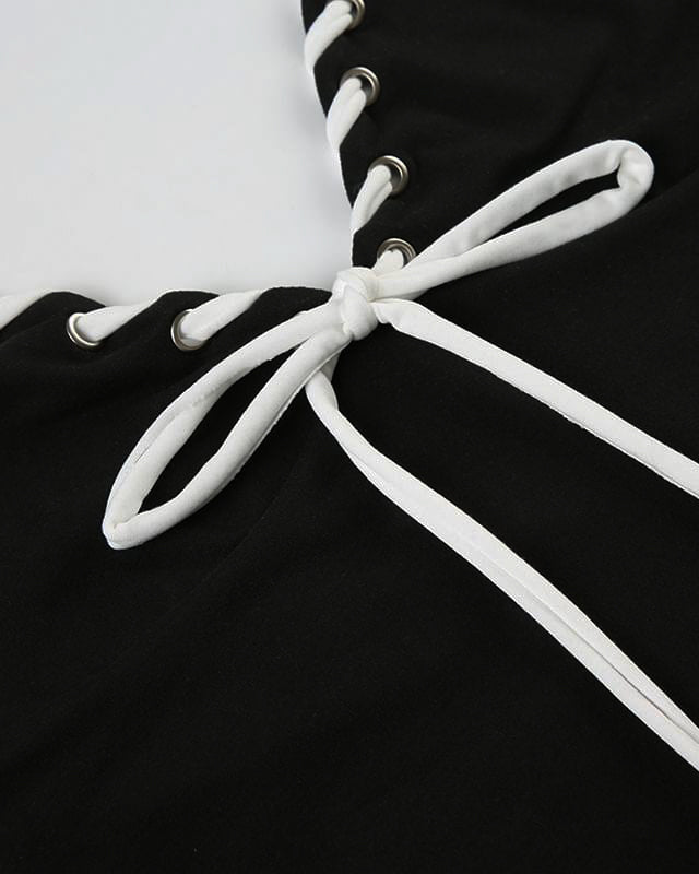 SHE’S UNFORGETTABLE LACE-UP BLACK HALTERNECK TOP