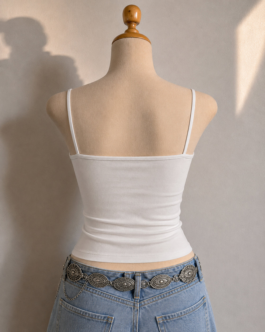 SWEET MEETS SAVAGE BOW DETAIL WHITE CAMI TOP