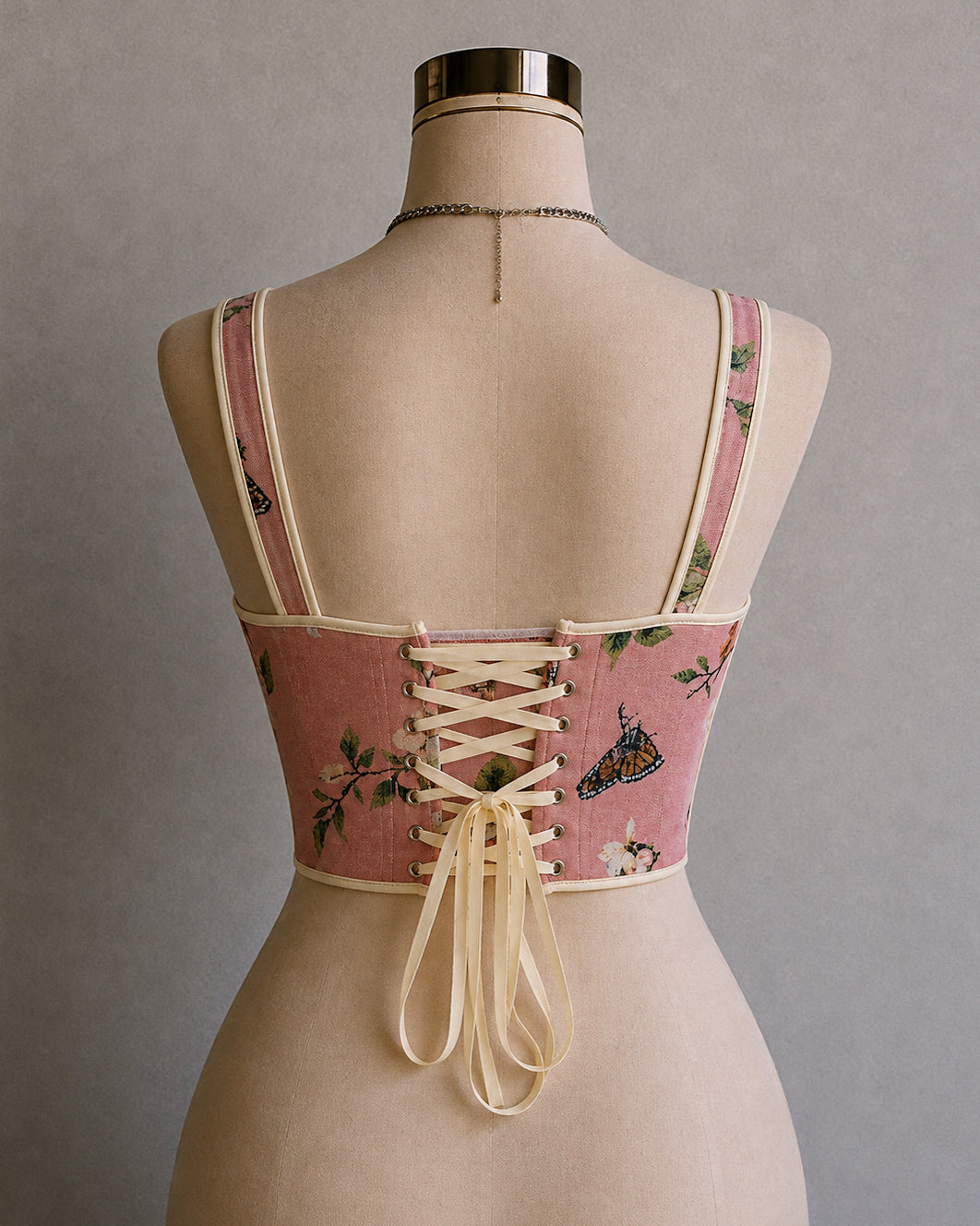 SHE BELONGS IN A MOVIE FLORAL JACQUARD DUSTY ROSE CORSET