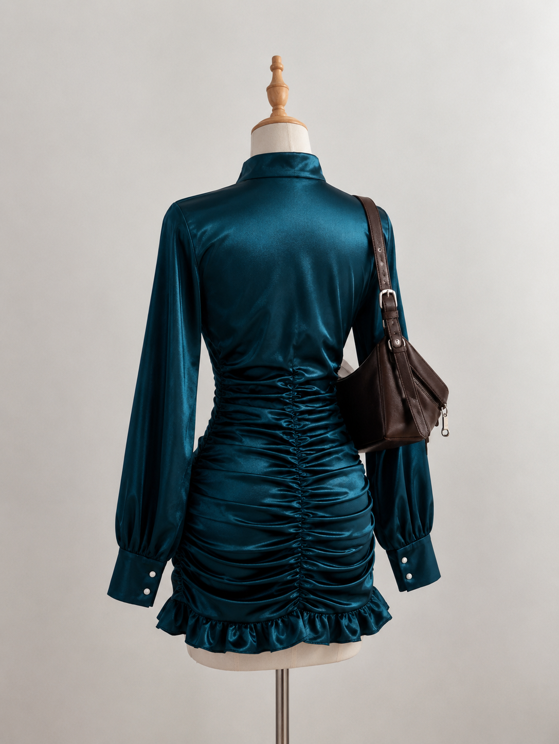 WORTH THE INVITE VELOUR CHOKER DETAIL EMERALD DRESS