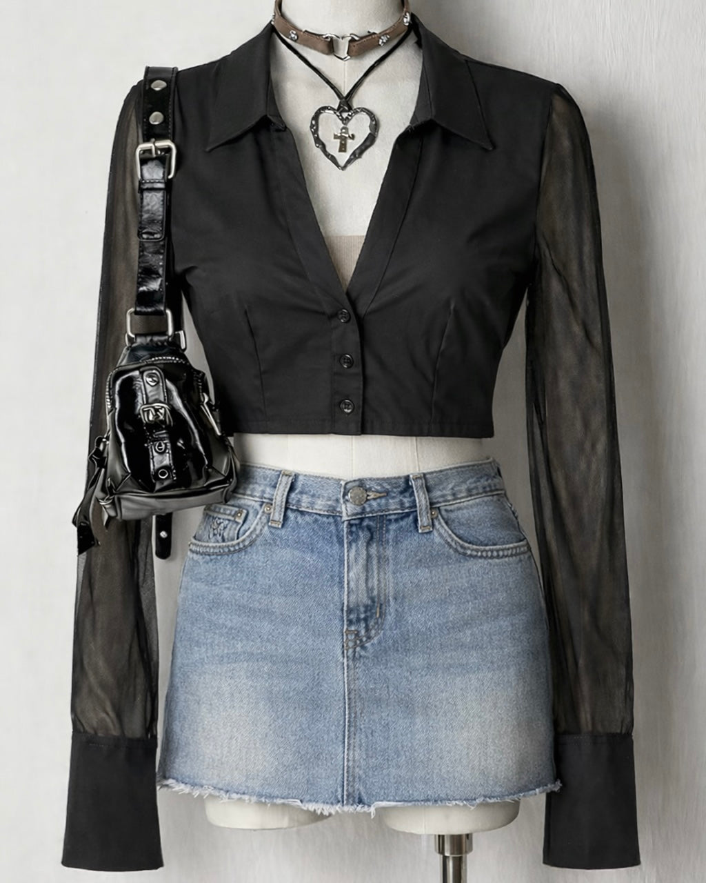 CHIC AUTHORITY CROPPED BLACK SHIRT