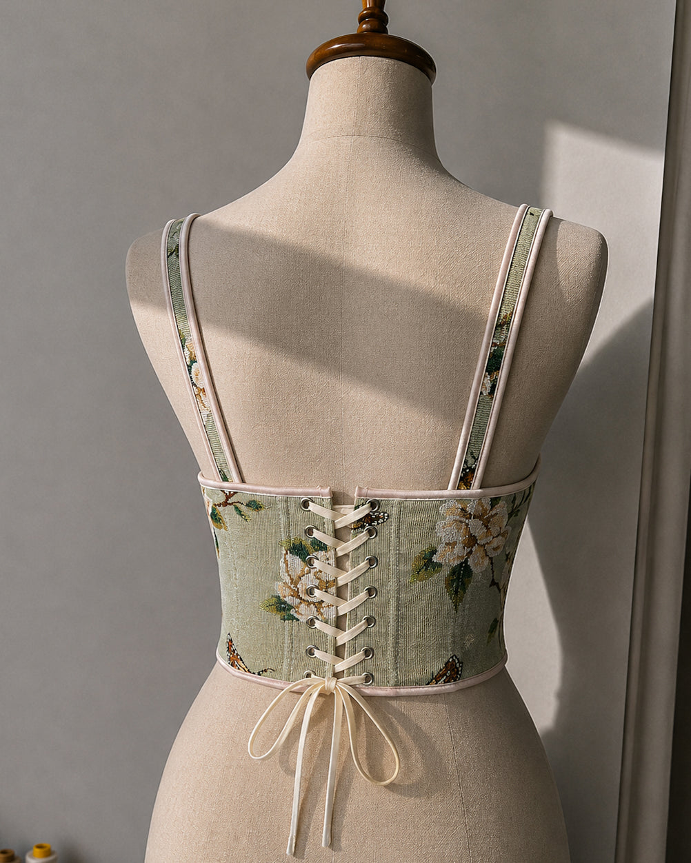 SHE BELONGS IN A MOVIE JACQUARD CORSET