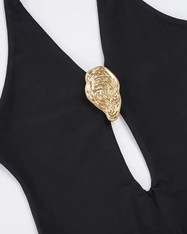 HERE SHE COMES METAL DETAIL BACKLESS BODYSUIT TOP