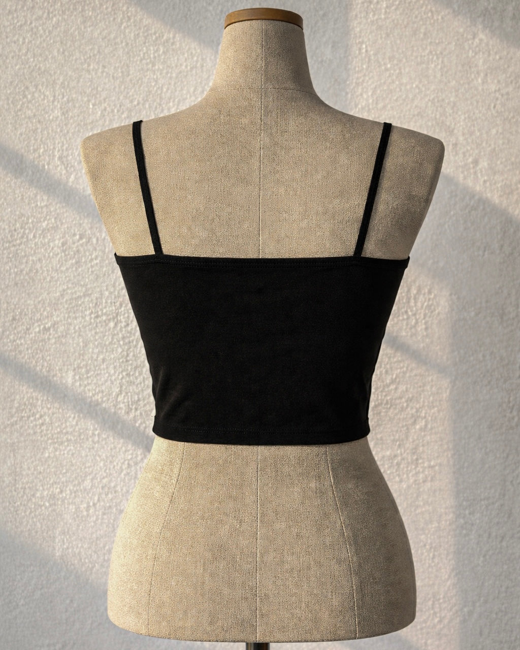 UNDERGROUND BARS CHAIN DETAIL BLACK CAMI TOP