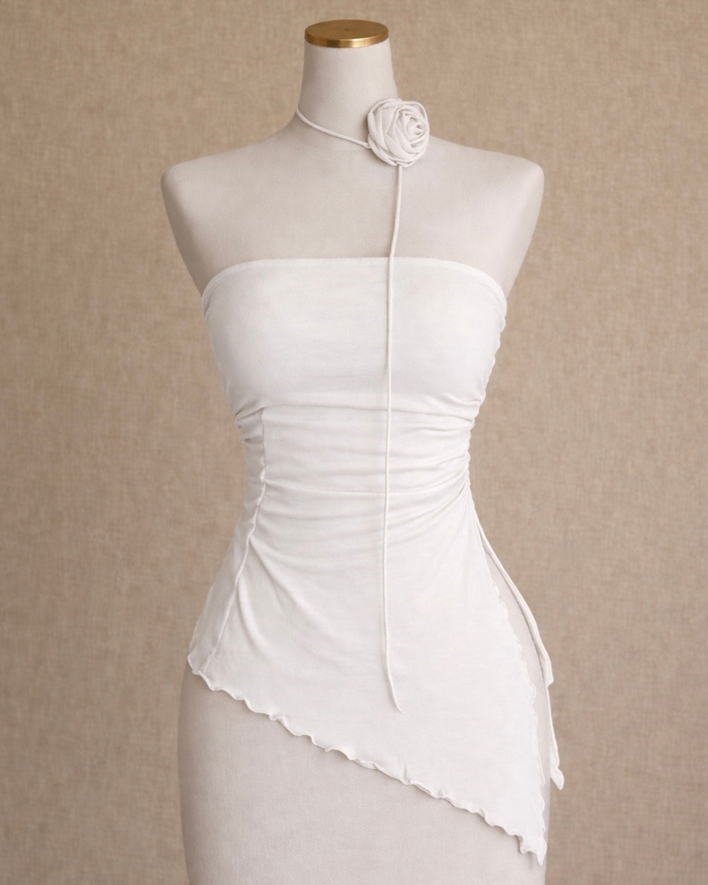 SERVING REVENGE PADDED ASYMMETRICAL WHITE BANDEAU TOP WITH ROSE CHOKER