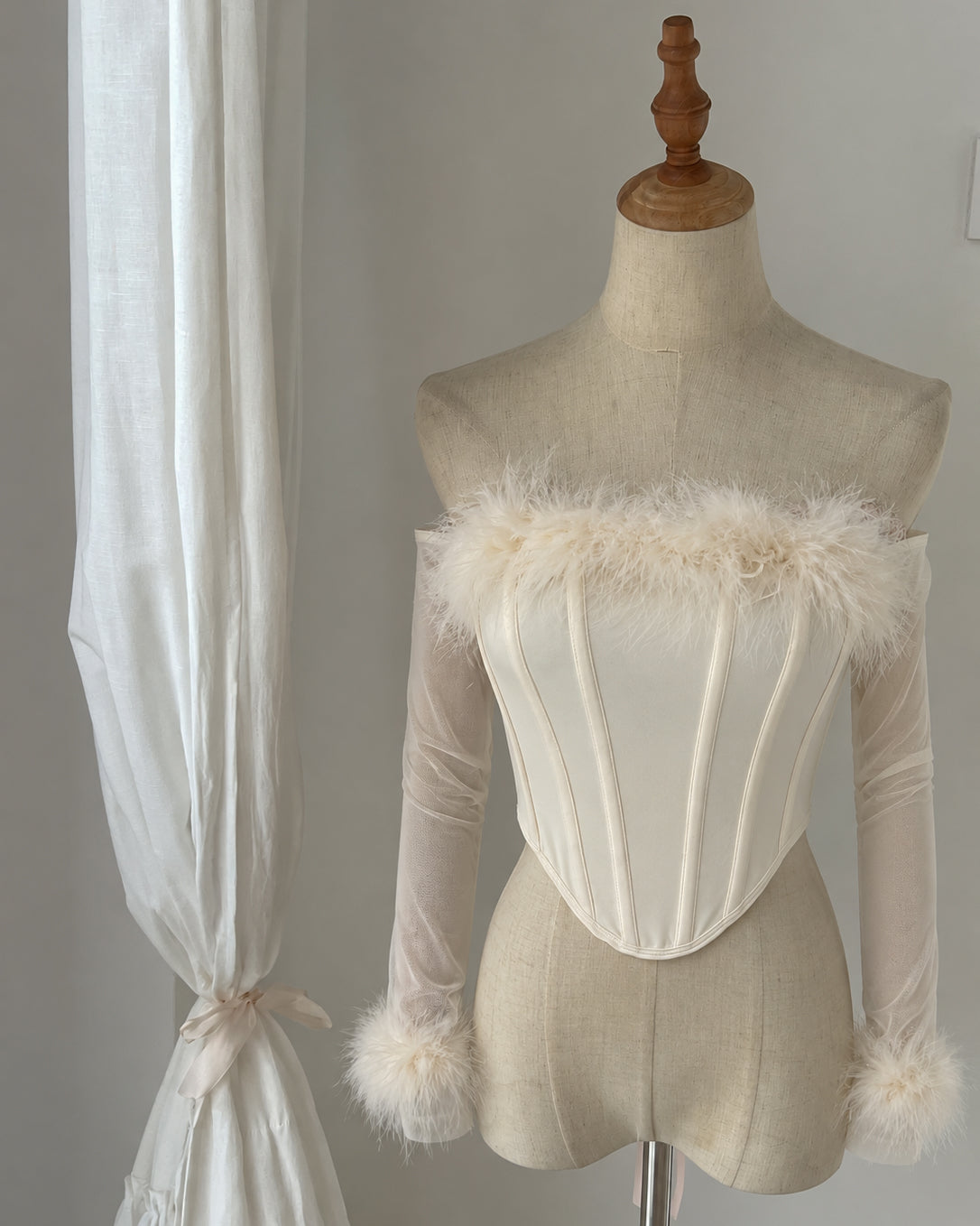 FAMOUS PEOPLE FAUX FUR CORSETED SLASH TOP