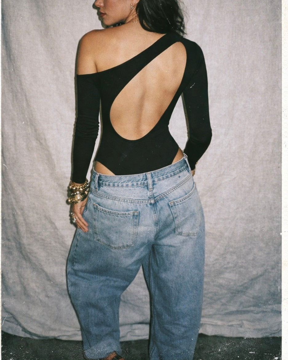 DARK FOREST CUT-OUT BACK BLACK BODYSUIT