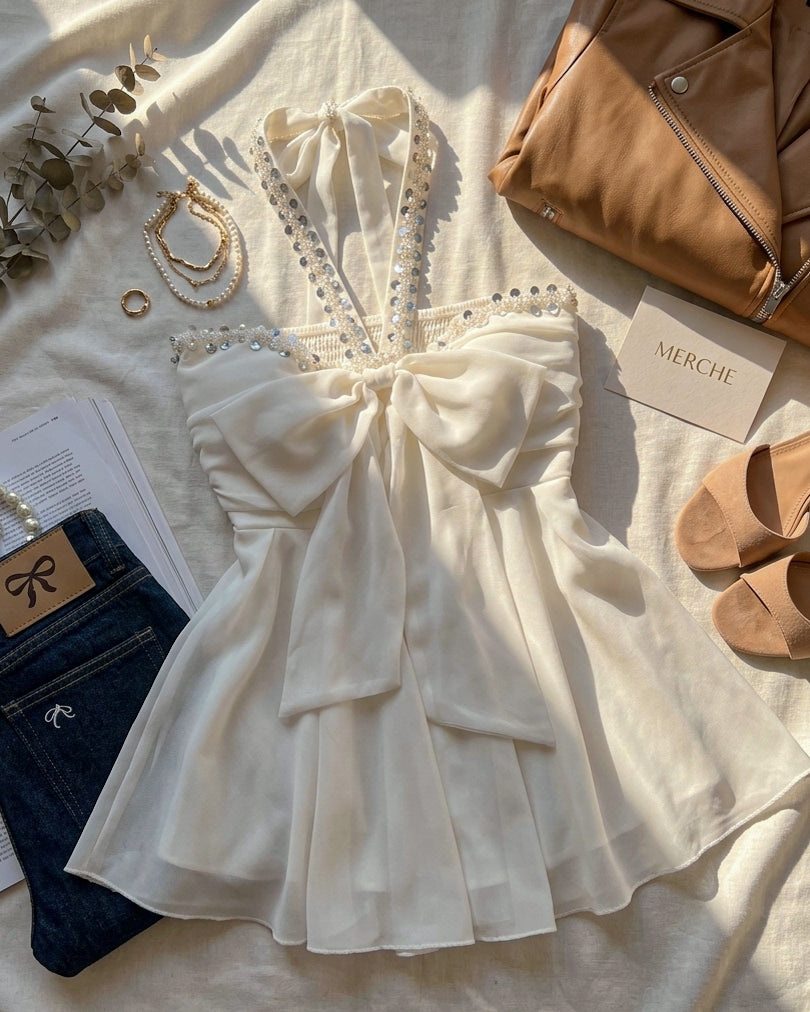 PRETTY TWICE PADDED SHIMMER DETAIL WHITE HALTERNECK TOP