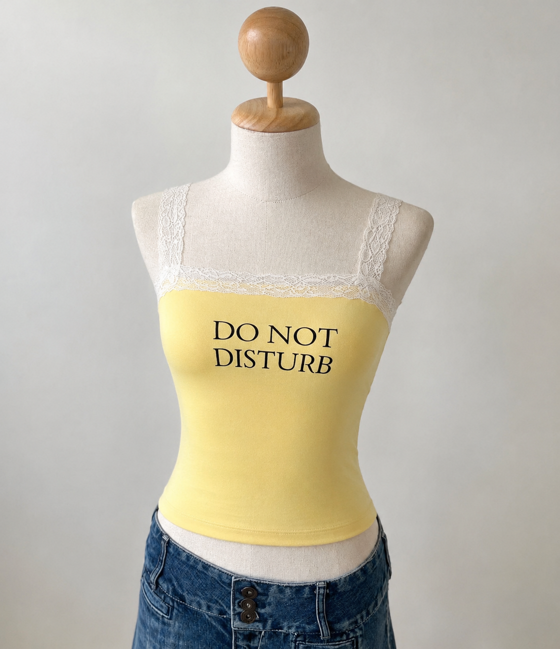 PERSONALITY CHALLENGES LEMON SLOGAN CAMI TOP