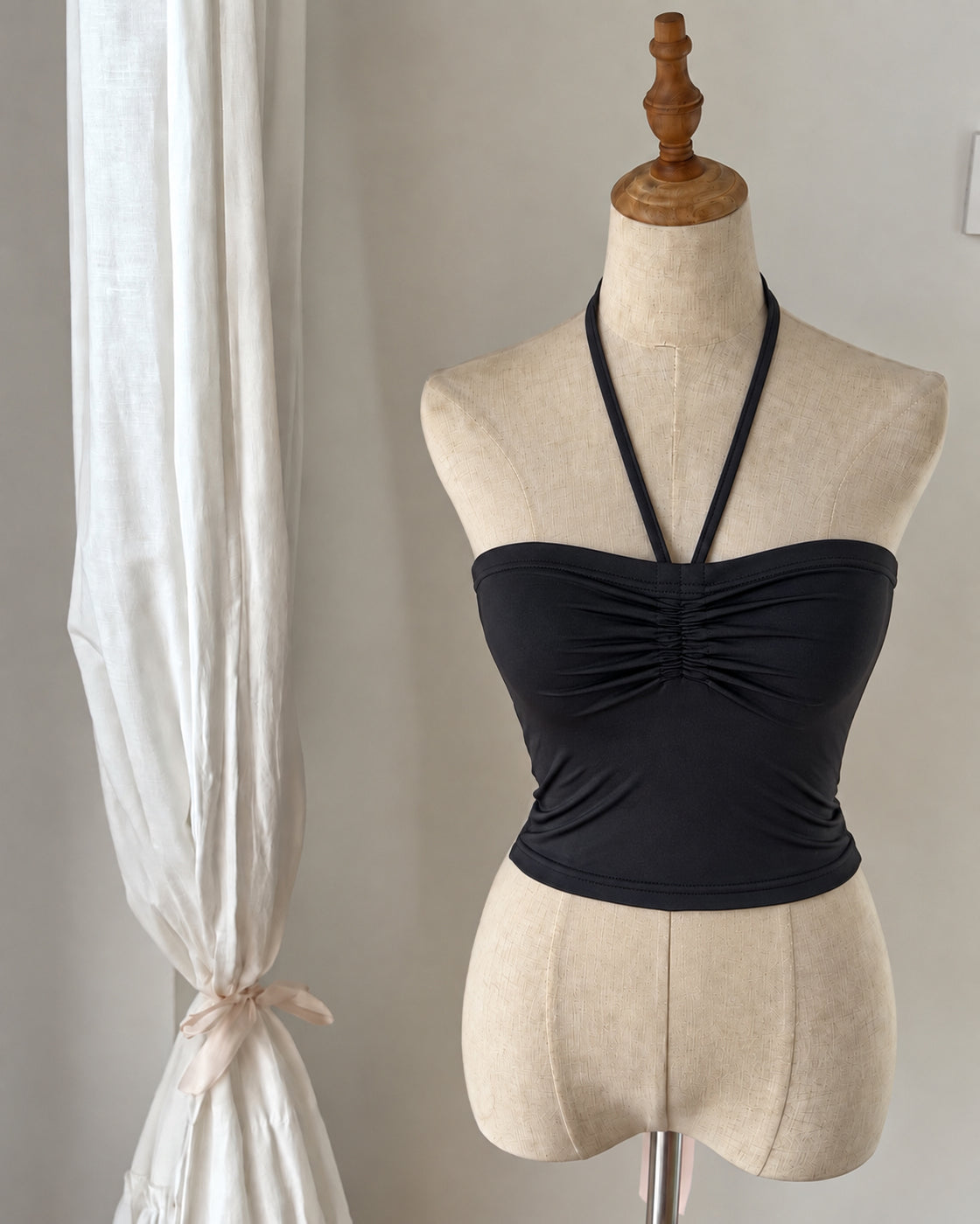 CREME DE LA CREME BLACK TIE-UP TOP