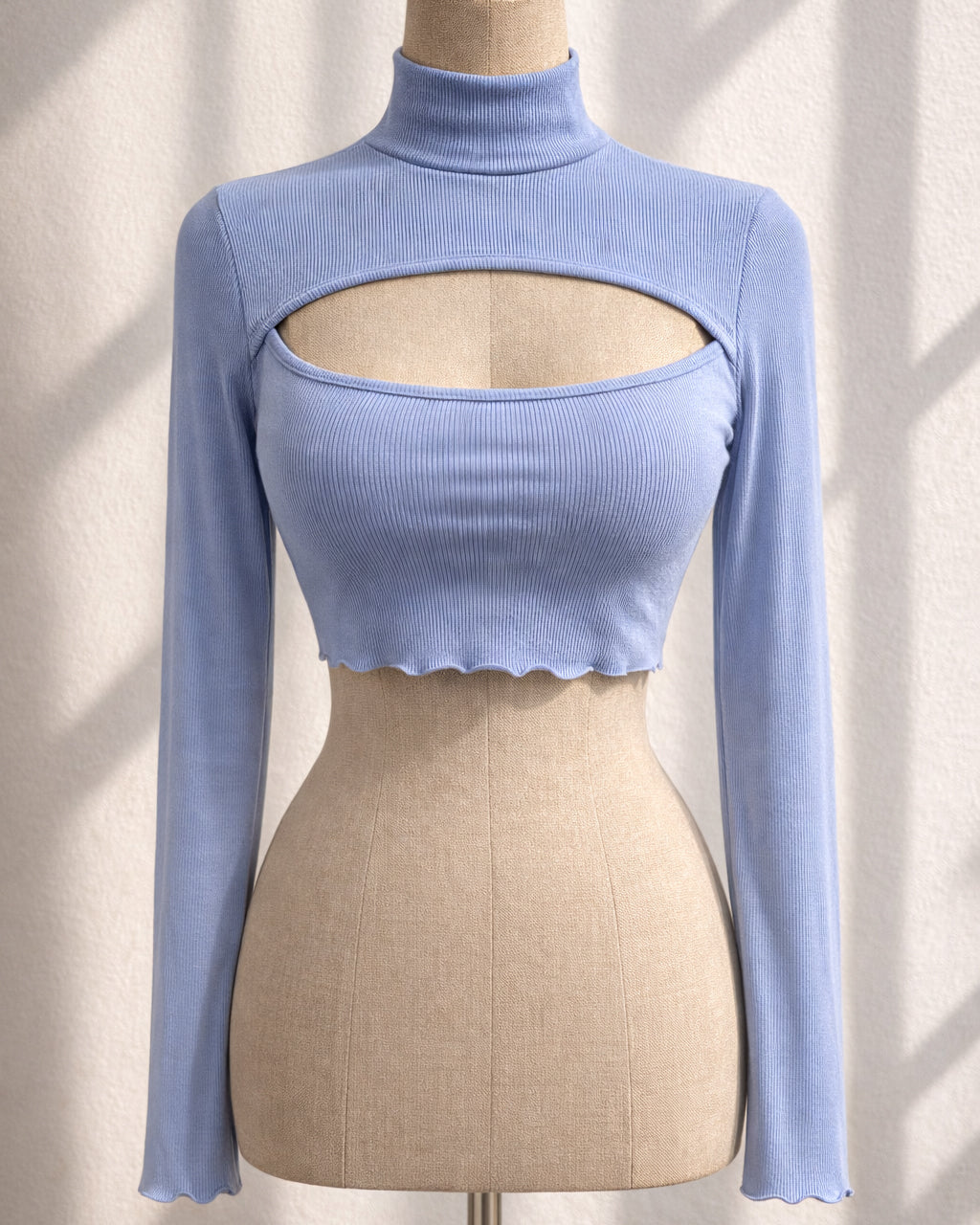 SHE’S A PLAYER CUT-OUT RIBBED BLUE TOP