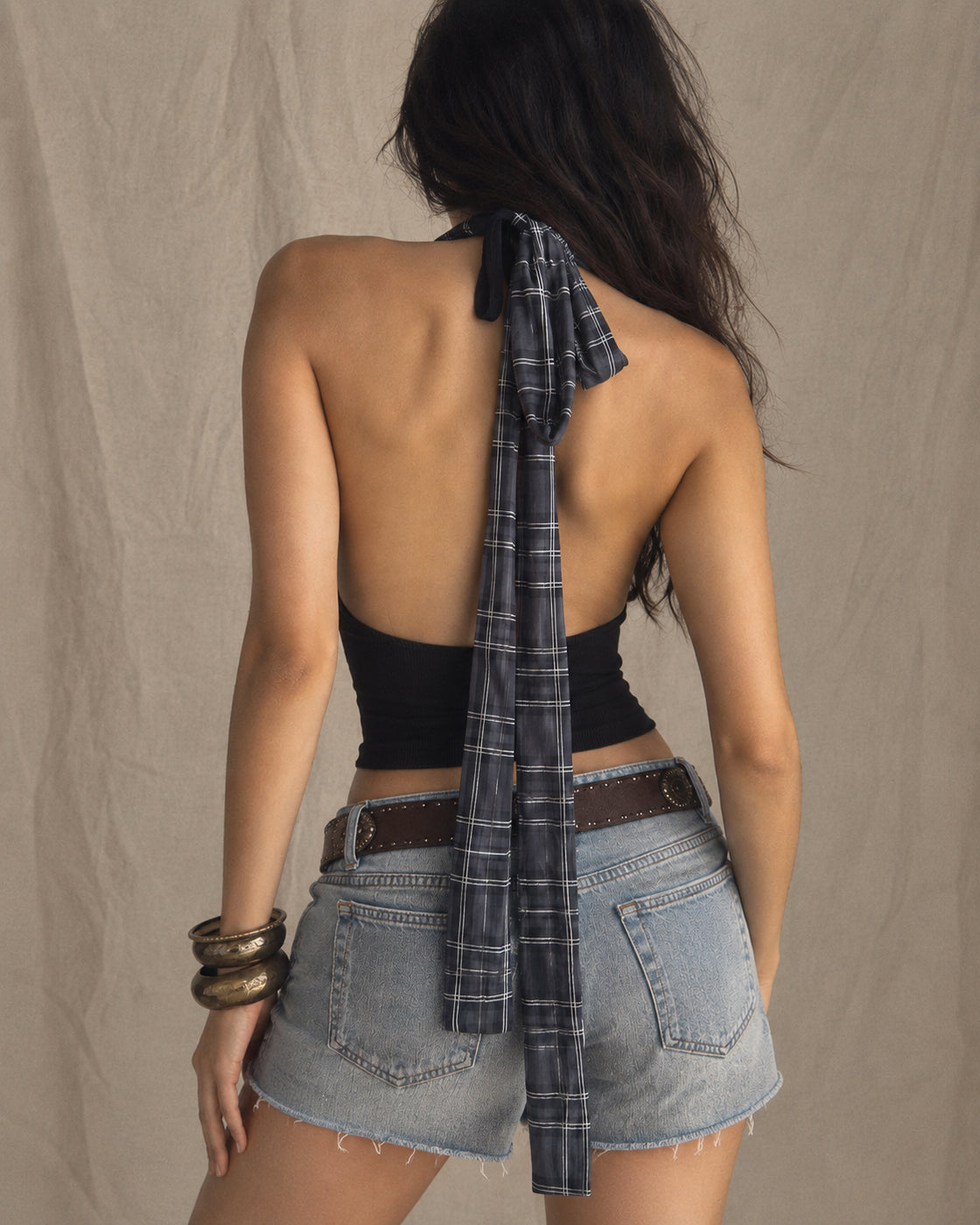 PLAID YOUR CARD PADDED COWL BOW-TIE BLACK HALTERNECK TOP
