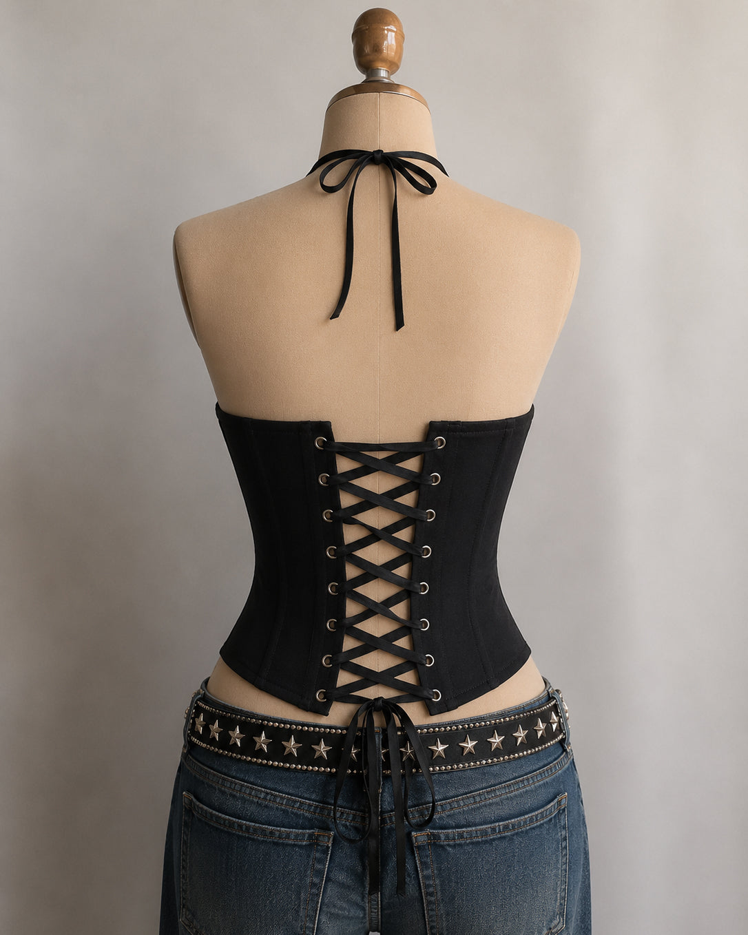 BAR NIGHT ZIPPED BLACK HALTER CORSET