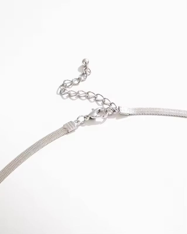 LOVE POTION SILVER KNOTTED CHAIN NECKLACE