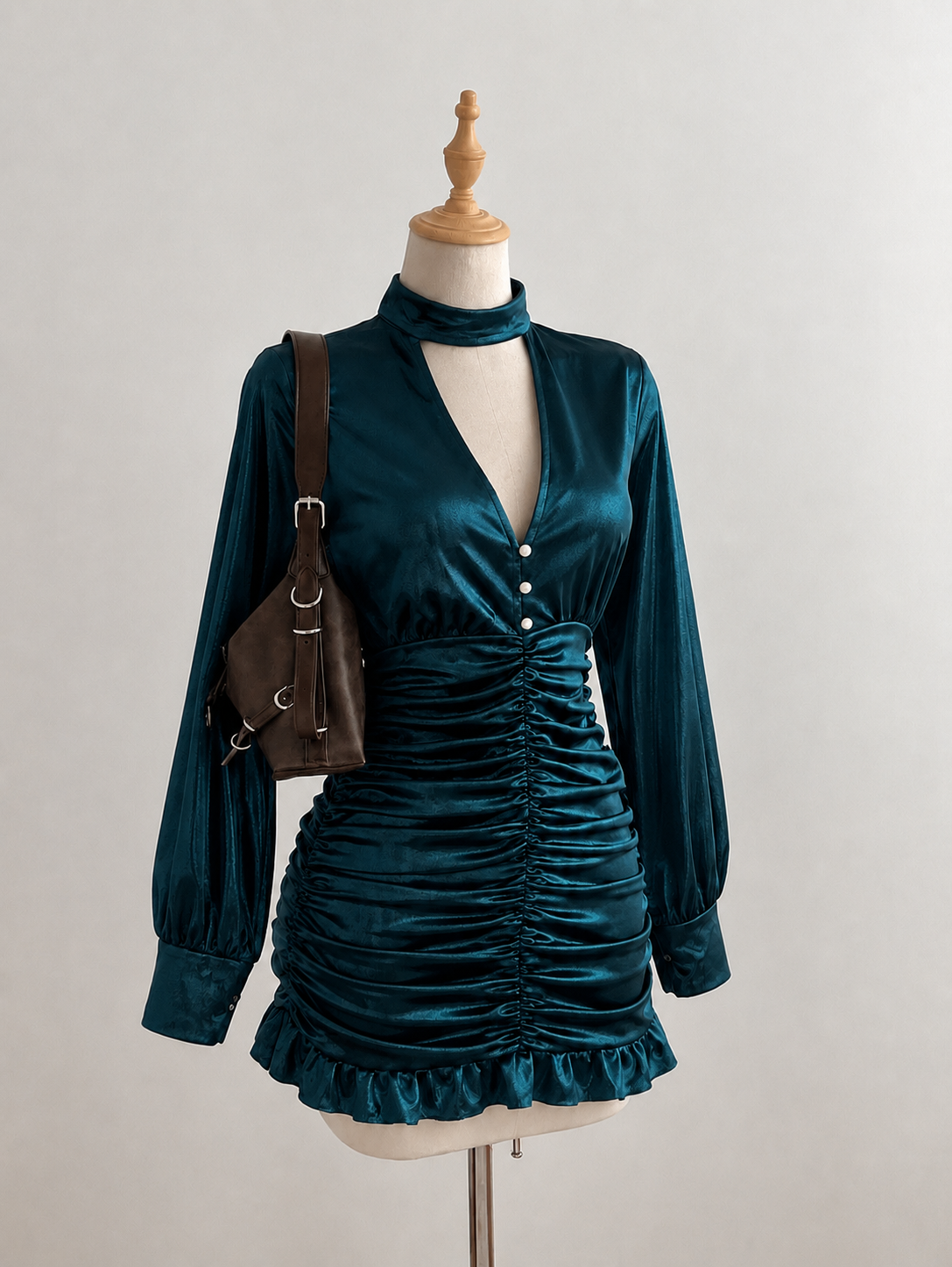 WORTH THE INVITE VELOUR CHOKER DETAIL EMERALD DRESS