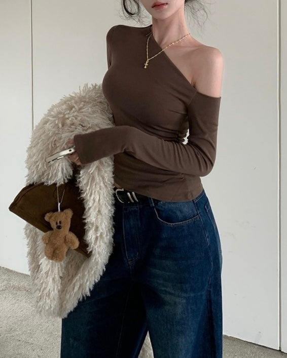 MERCHE BASIC BROWN SLASH NECK TOP