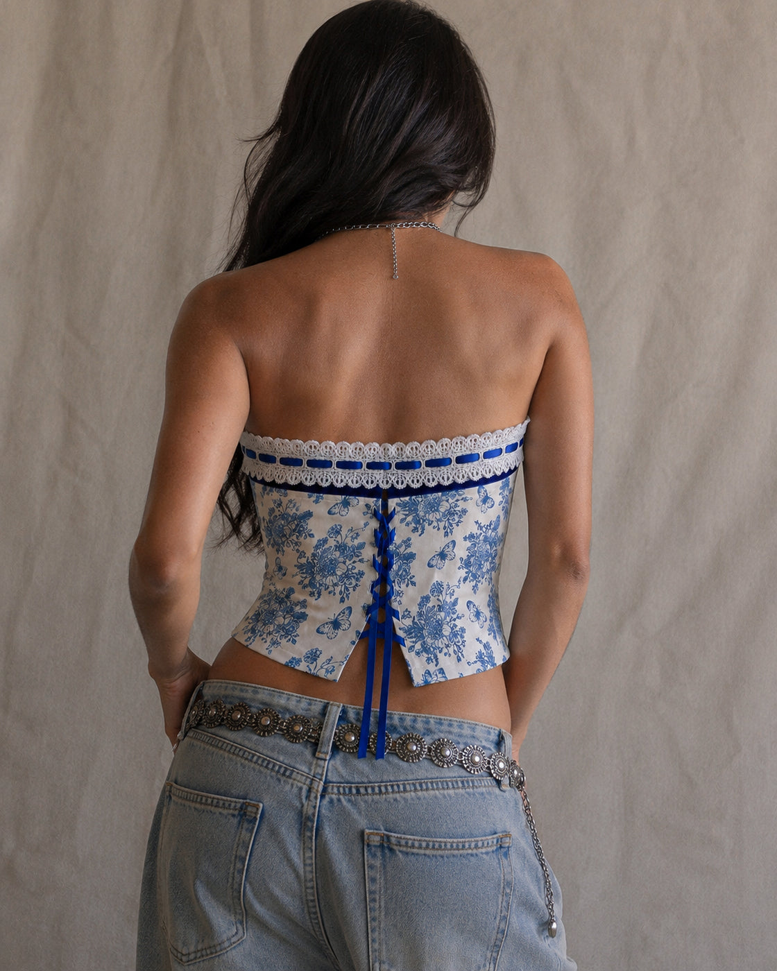 NAUGHTY MAMA LACE-UP PRINTED BANDEAU TOP